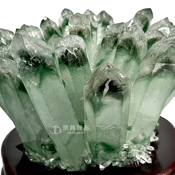 【京典臻品】 綠幽靈水晶簇 綠幽靈晶簇 ( 綠水晶簇 ) 2.35KG